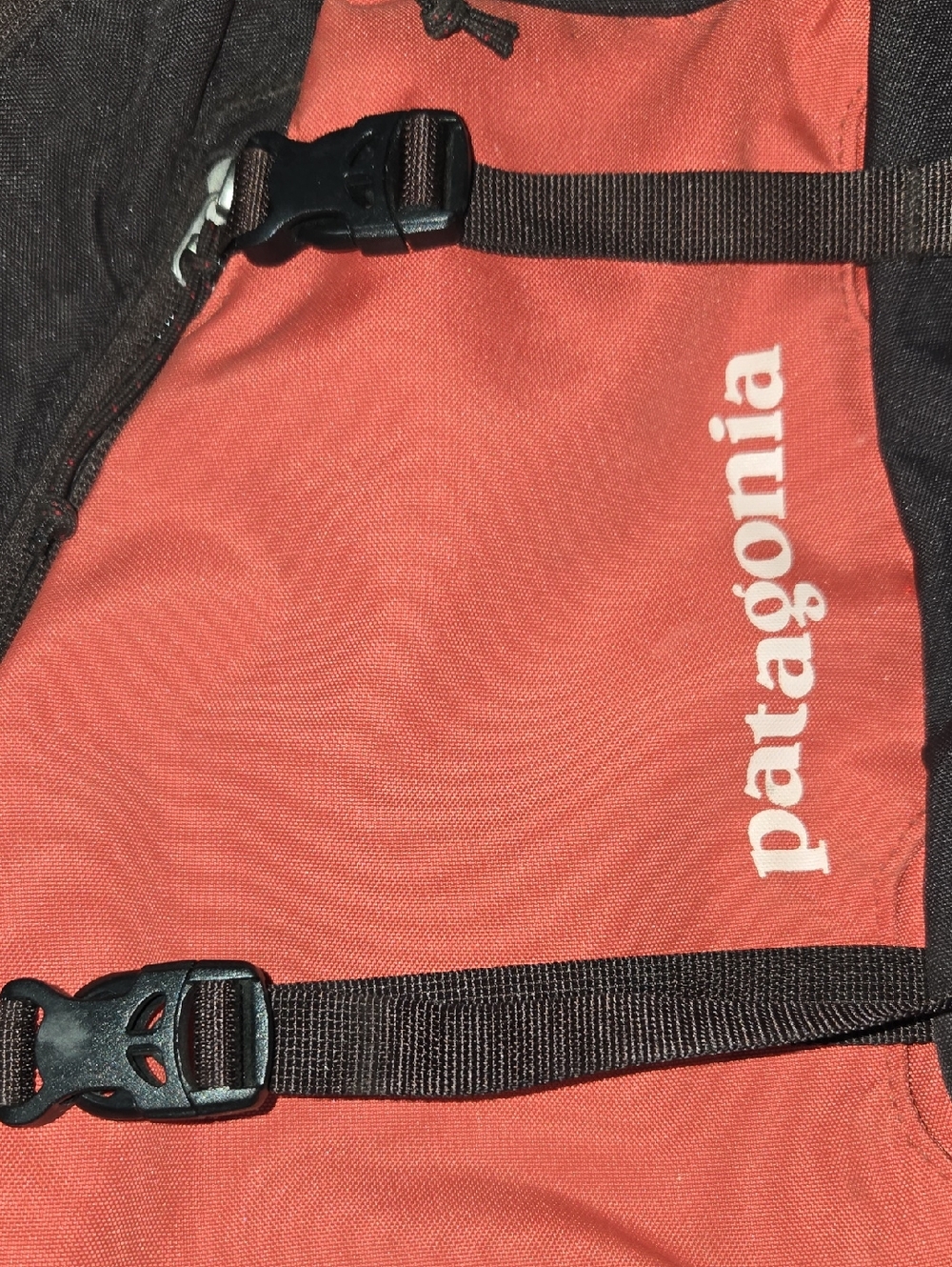 Patagonia red and black Atom 8L Sling Pack - Picture 2 of 10